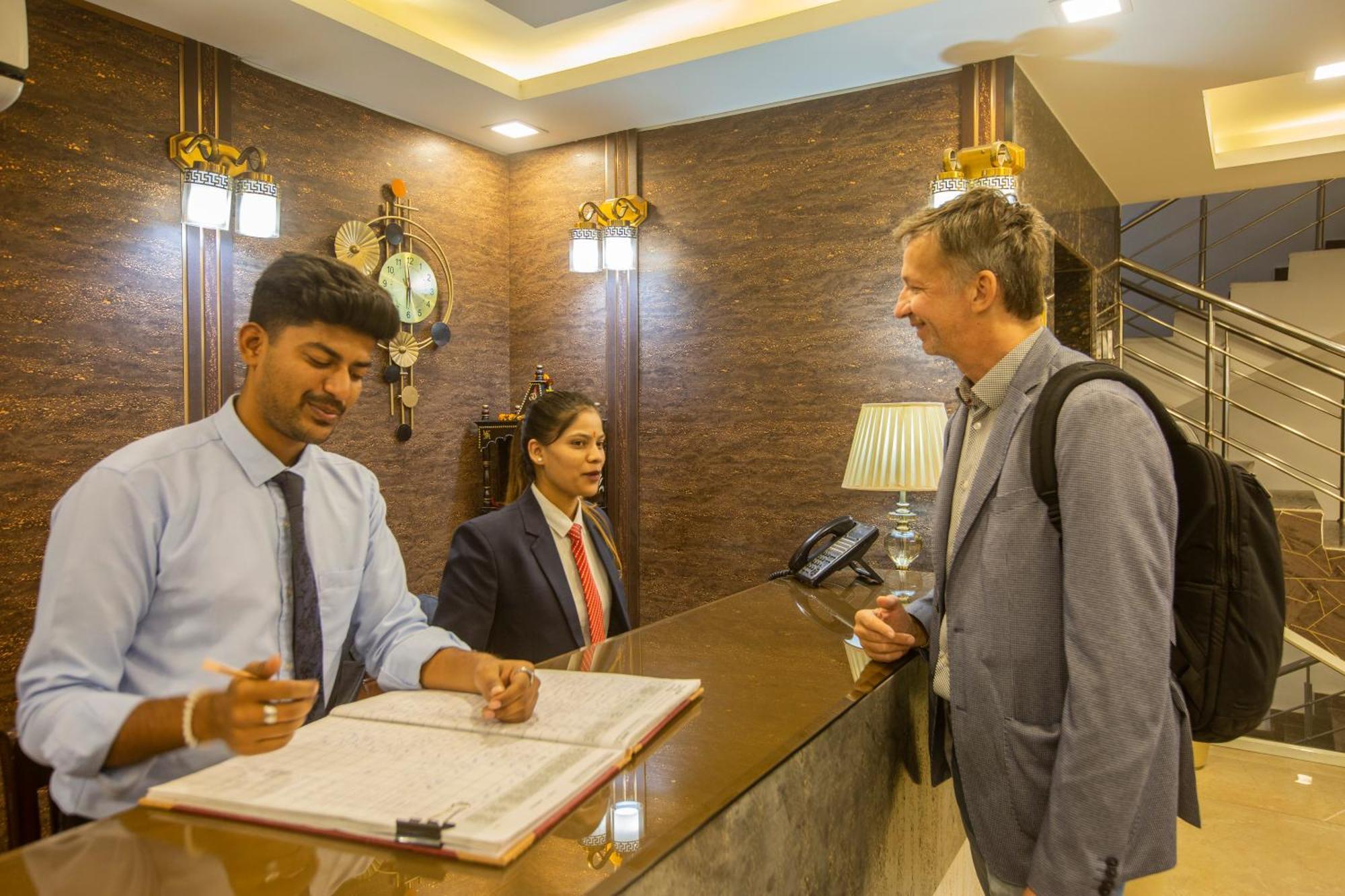 Hotel Prithvi-Raj Near Delhi Airport New Delhi Exterior foto